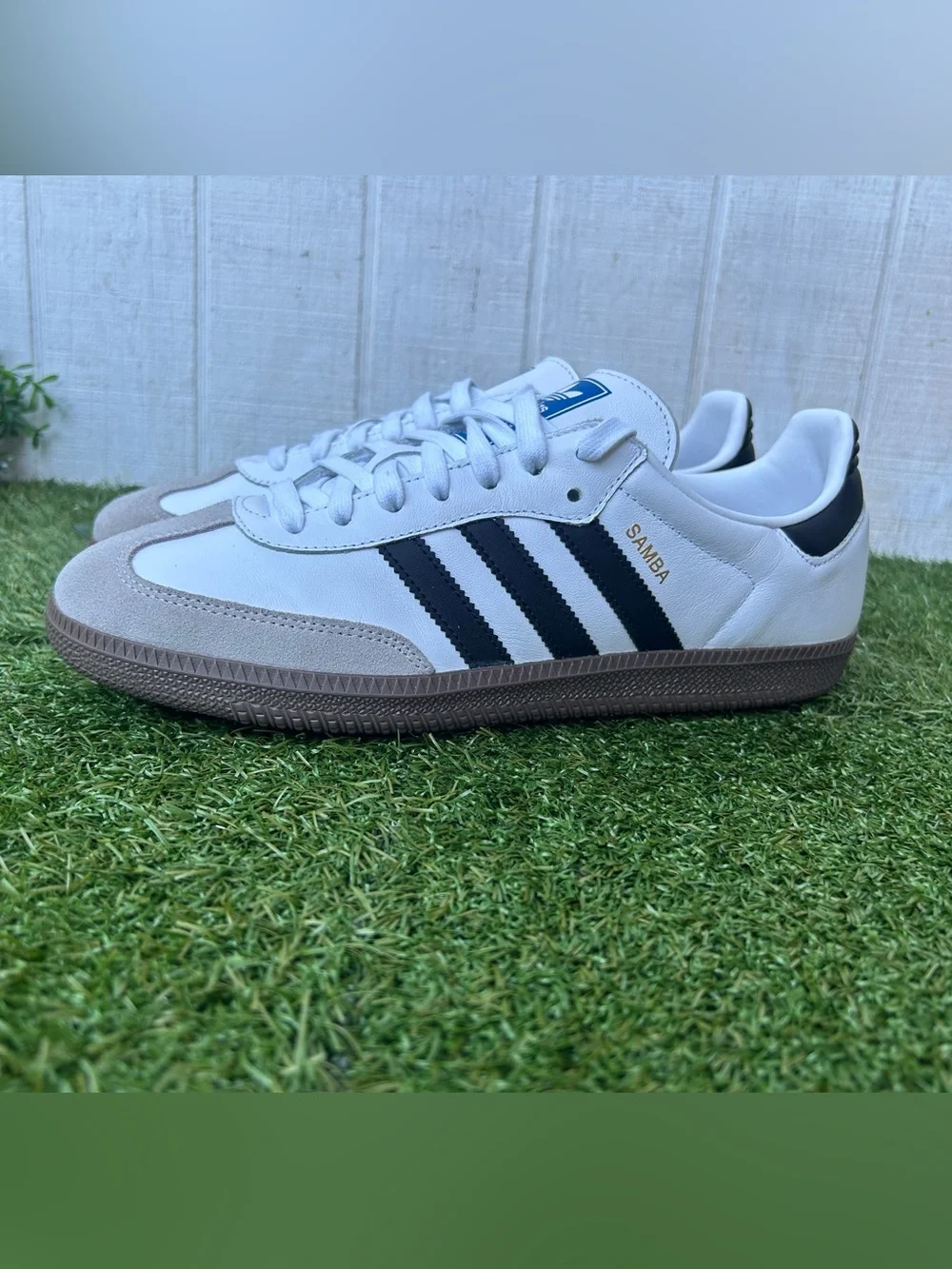 adidas  SAMBA OG SHOES $100 size men 10 gently used